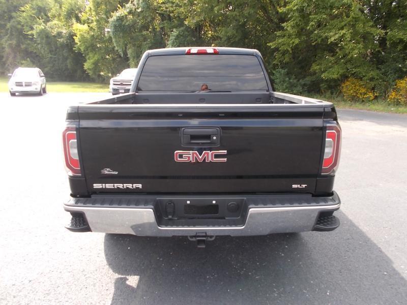 GMC Sierra 1500 4WD Crew Cab 143.5" SLT 2017