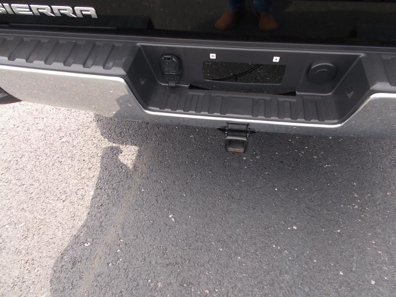 GMC Sierra 1500 4WD Crew Cab 143.5" SLT 2017