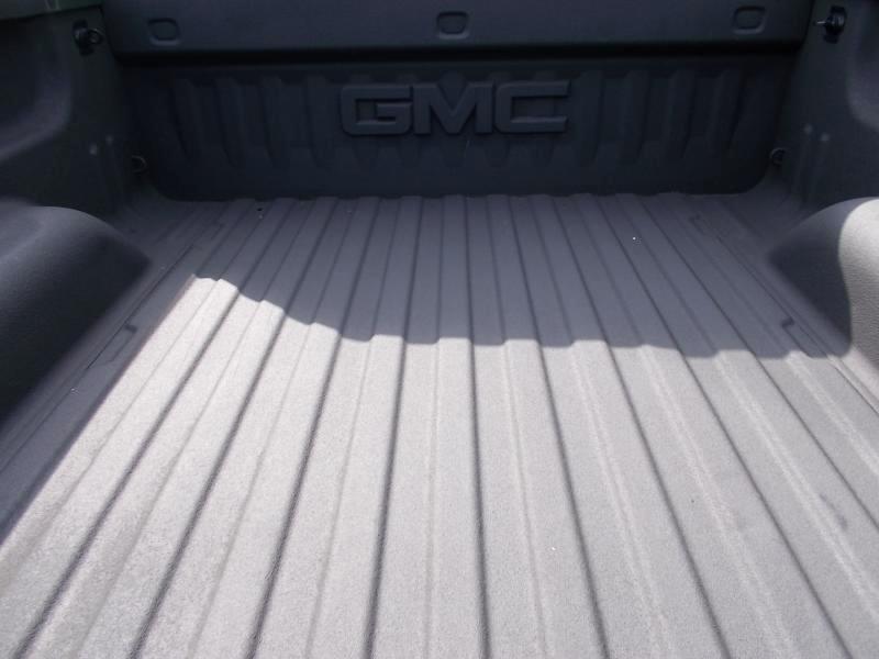 GMC Sierra 1500 4WD Crew Cab 143.5" SLT 2017