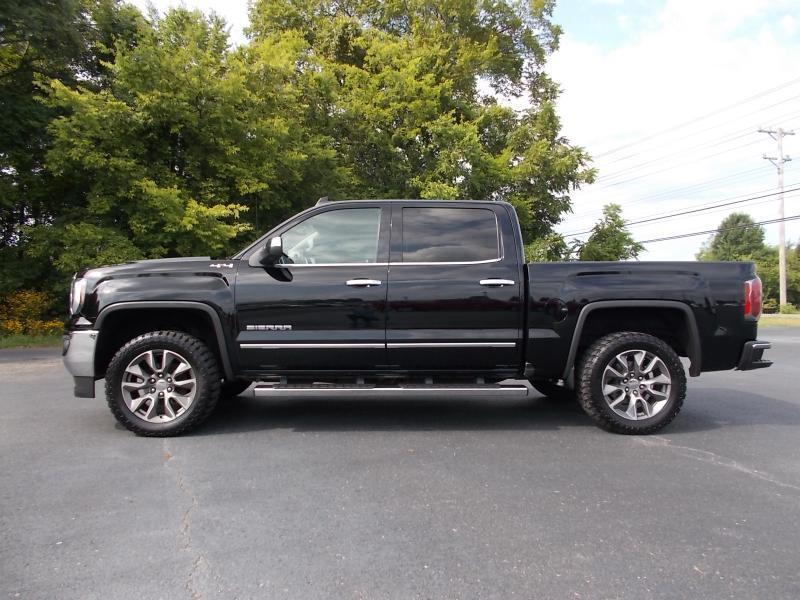 GMC Sierra 1500 4WD Crew Cab 143.5" SLT 2017