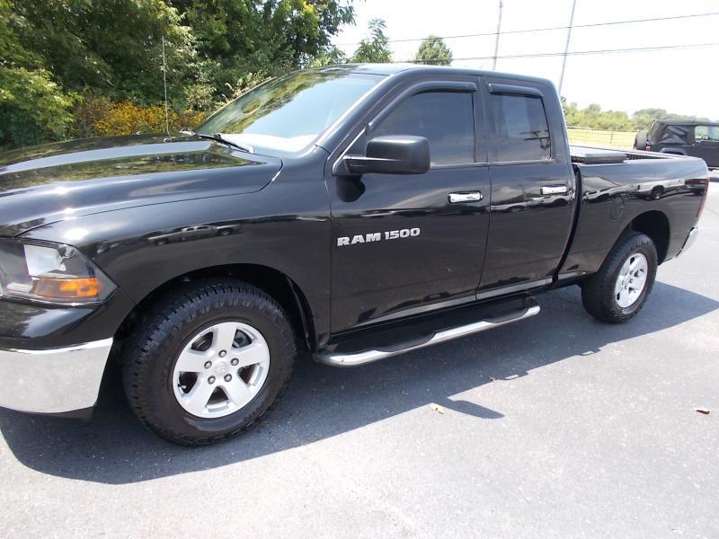 RAM 1500 4WD Quad Cab 140.5" SLT 2012