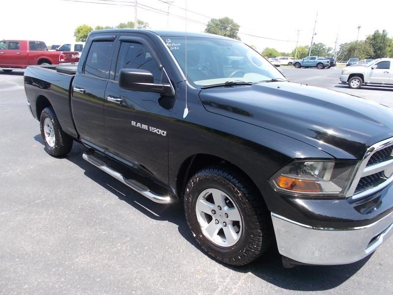 RAM 1500 4WD Quad Cab 140.5" SLT 2012