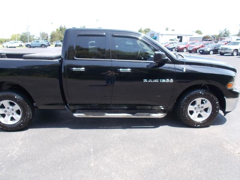 RAM 1500 4WD Quad Cab 140.5" SLT 2012