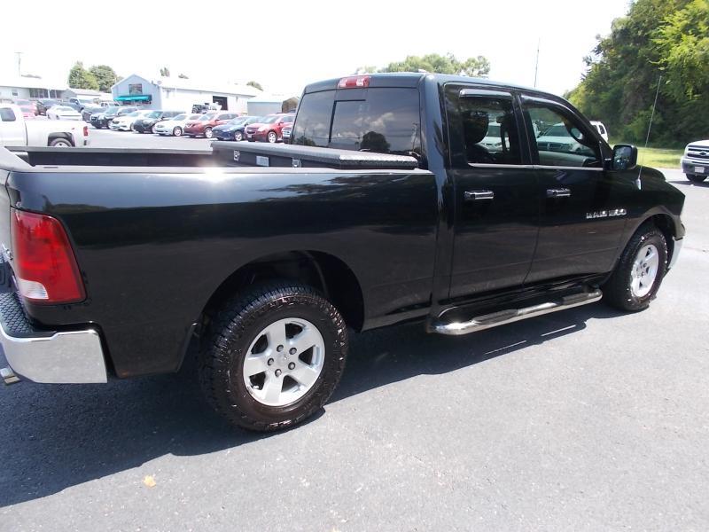 RAM 1500 4WD Quad Cab 140.5" SLT 2012