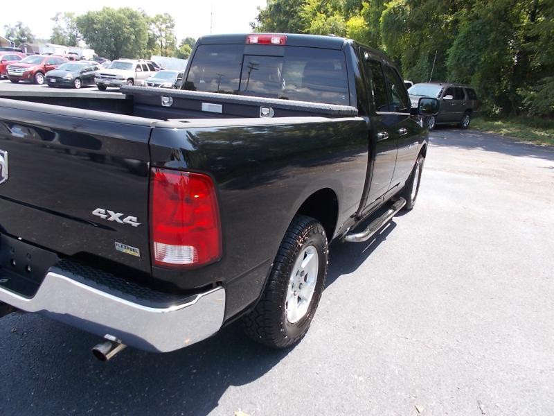 RAM 1500 4WD Quad Cab 140.5" SLT 2012