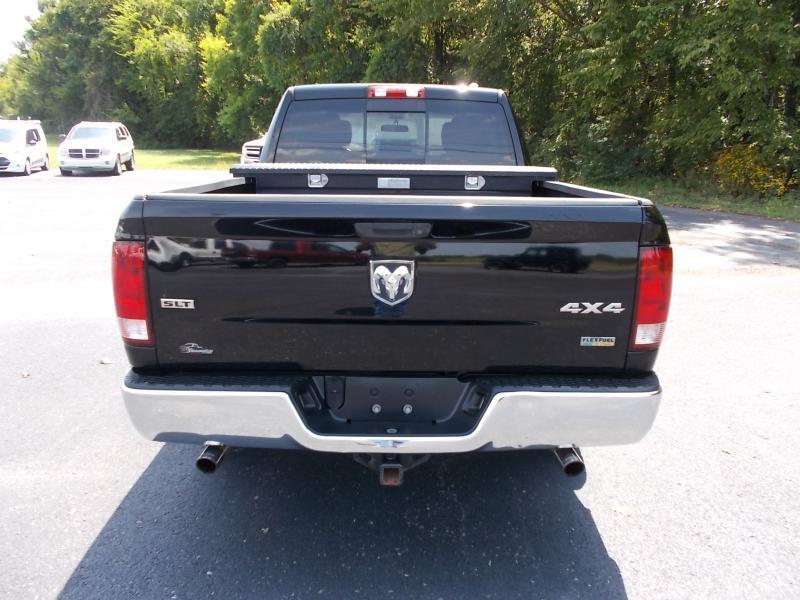 RAM 1500 4WD Quad Cab 140.5" SLT 2012