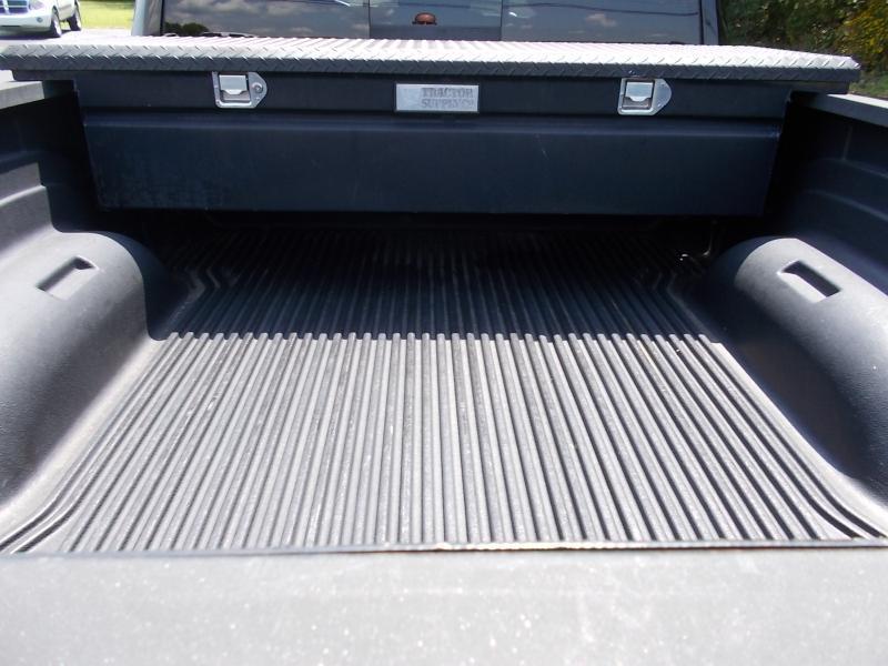 RAM 1500 4WD Quad Cab 140.5" SLT 2012