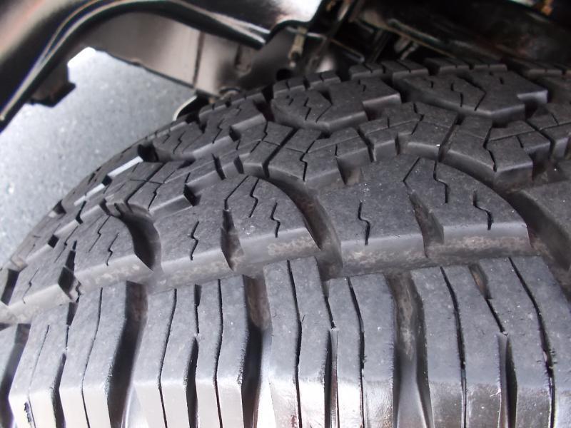 RAM 1500 4WD Quad Cab 140.5" SLT 2012