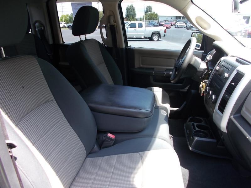 RAM 1500 4WD Quad Cab 140.5" SLT 2012
