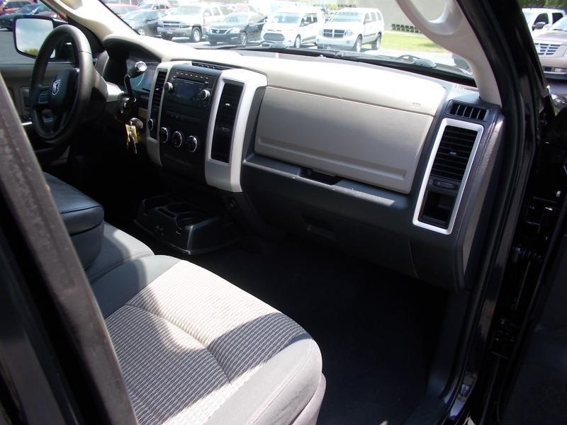 RAM 1500 4WD Quad Cab 140.5" SLT 2012