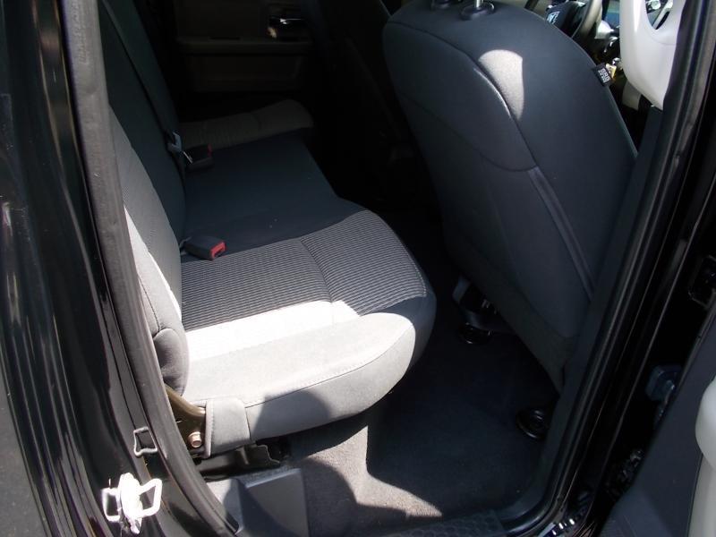 RAM 1500 4WD Quad Cab 140.5" SLT 2012