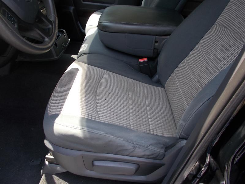 RAM 1500 4WD Quad Cab 140.5" SLT 2012
