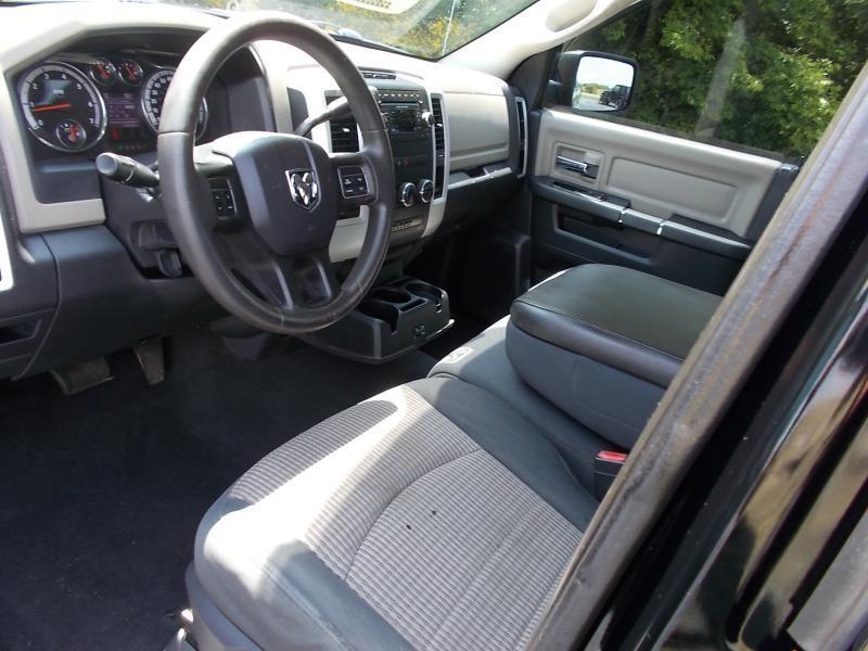 RAM 1500 4WD Quad Cab 140.5" SLT 2012
