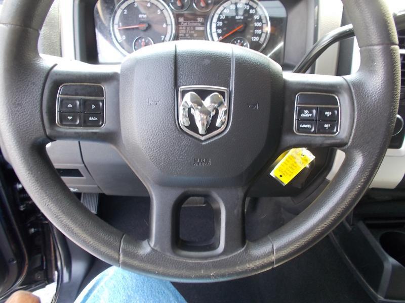 RAM 1500 4WD Quad Cab 140.5" SLT 2012