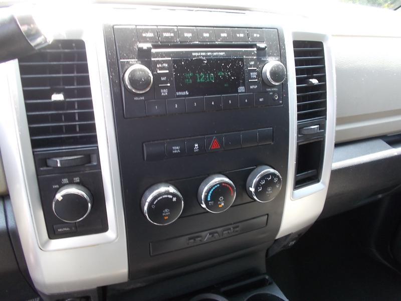 RAM 1500 4WD Quad Cab 140.5" SLT 2012