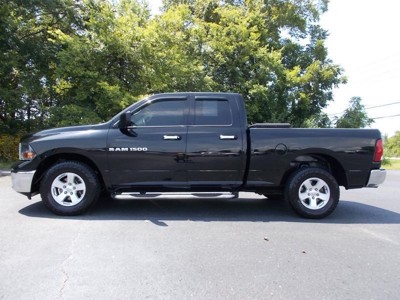 RAM 1500 4WD Quad Cab 140.5" SLT 2012