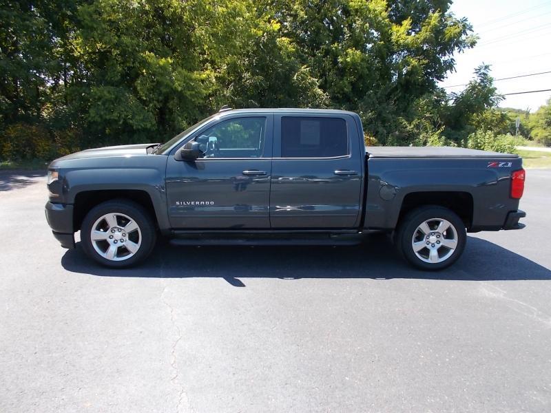 Chevrolet Silverado 1500 4WD Crew Cab 143.5" LT w/2LT 2018