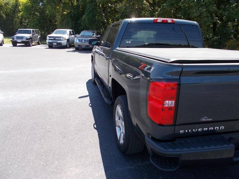 Chevrolet Silverado 1500 4WD Crew Cab 143.5" LT w/2LT 2018