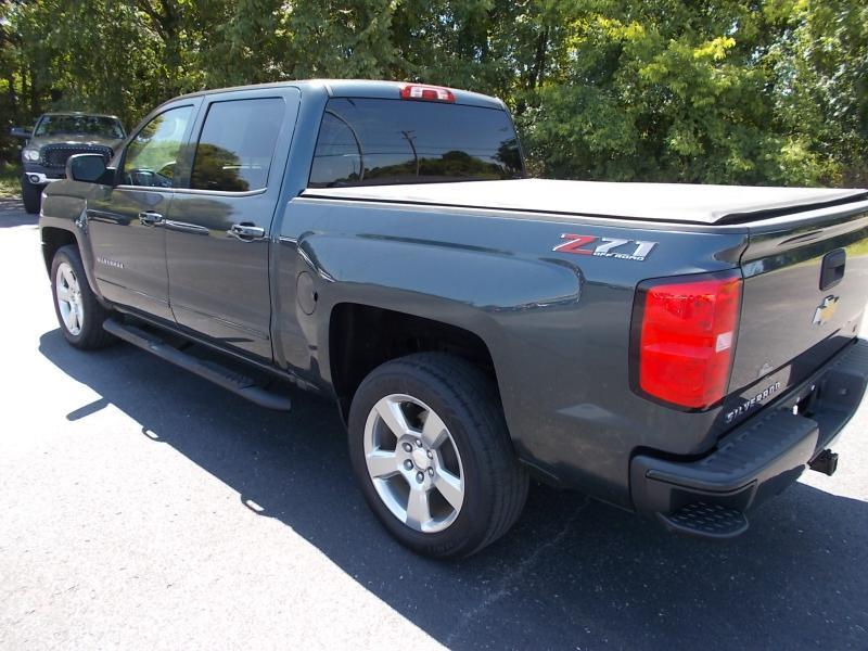 Chevrolet Silverado 1500 4WD Crew Cab 143.5" LT w/2LT 2018