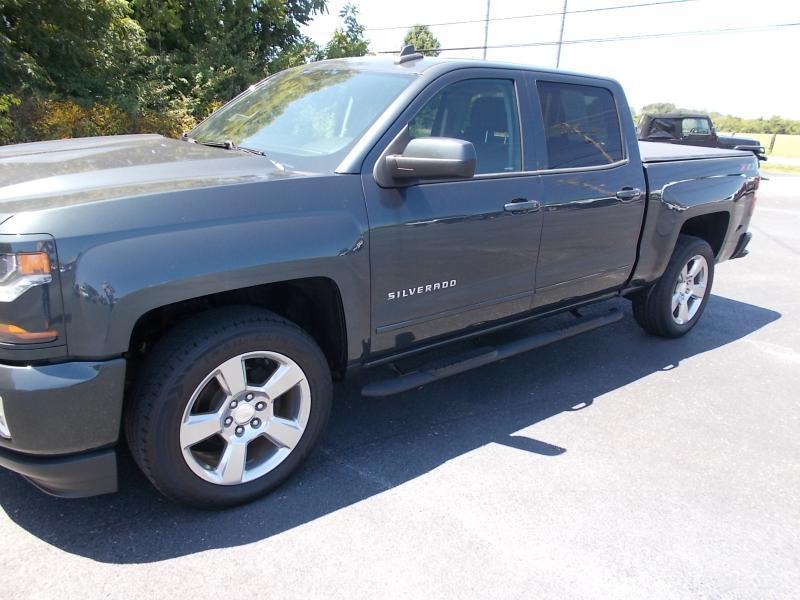 Chevrolet Silverado 1500 4WD Crew Cab 143.5" LT w/2LT 2018
