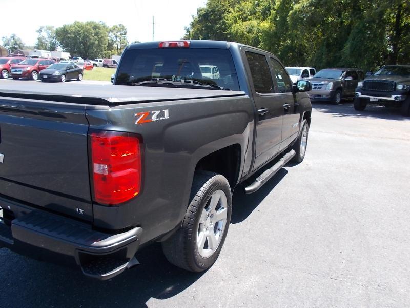 Chevrolet Silverado 1500 4WD Crew Cab 143.5" LT w/2LT 2018