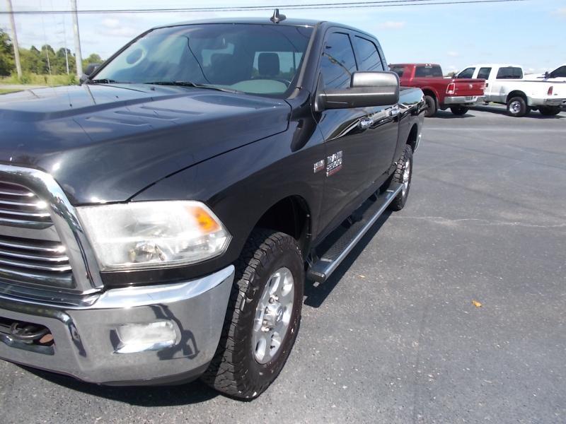 RAM 2500 Big Horn 4x4 Crew Cab 6'4" Box 2017