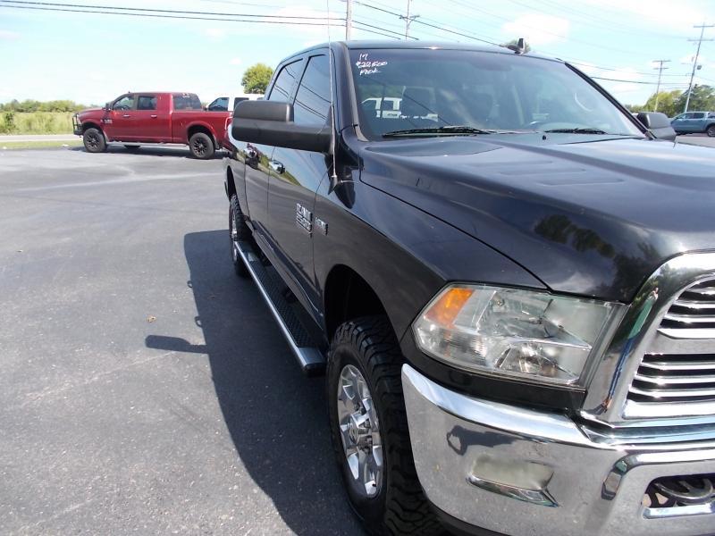 RAM 2500 Big Horn 4x4 Crew Cab 6'4" Box 2017