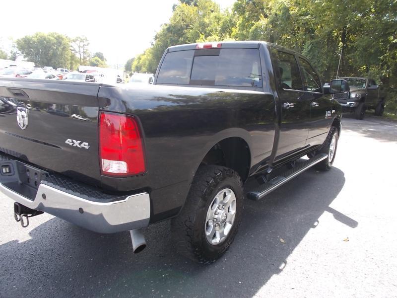 RAM 2500 Big Horn 4x4 Crew Cab 6'4" Box 2017