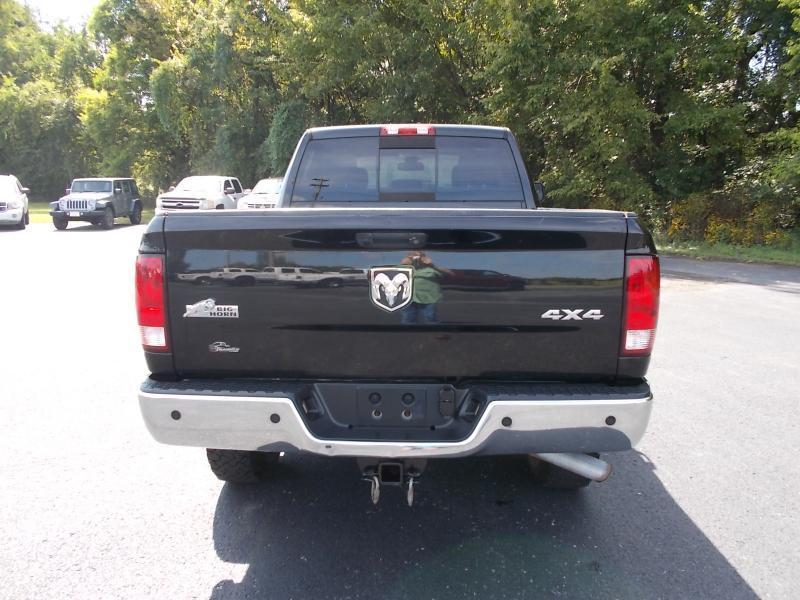 RAM 2500 Big Horn 4x4 Crew Cab 6'4" Box 2017