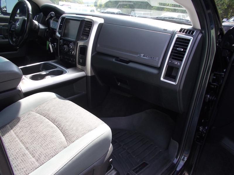 RAM 2500 Big Horn 4x4 Crew Cab 6'4" Box 2017