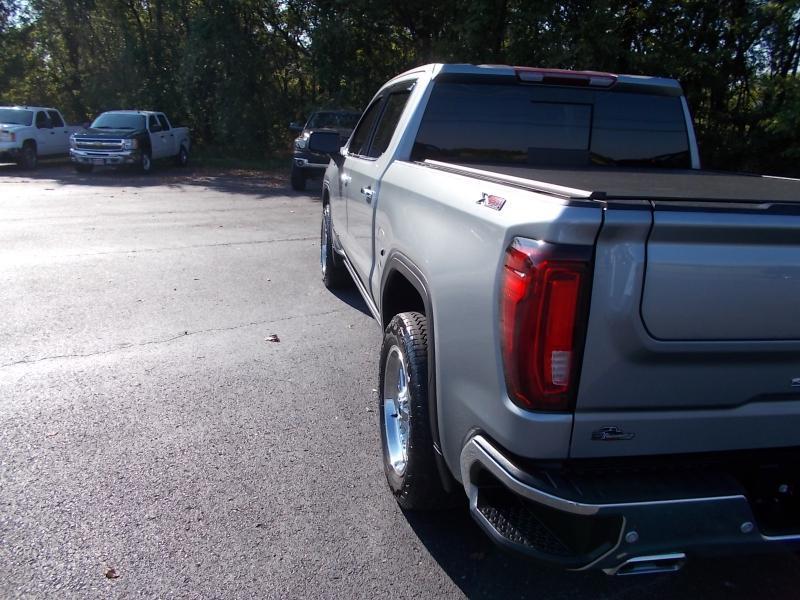 GMC Sierra 1500 4WD Crew Cab 147" SLT 2025