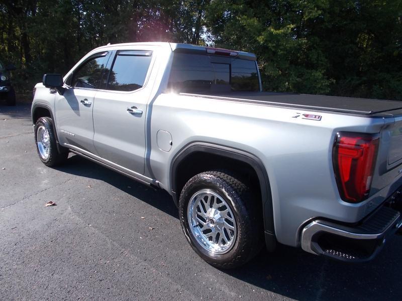 GMC Sierra 1500 4WD Crew Cab 147" SLT 2025