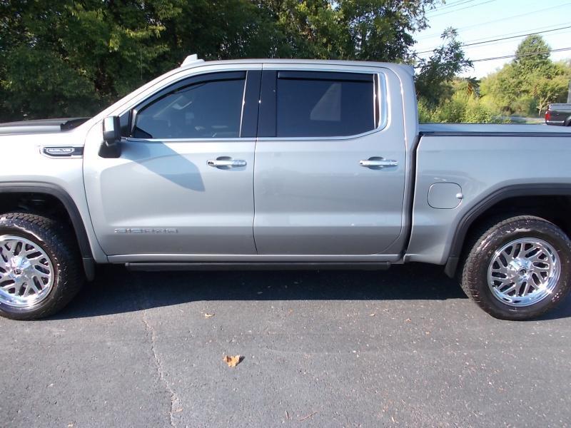 GMC Sierra 1500 4WD Crew Cab 147" SLT 2025