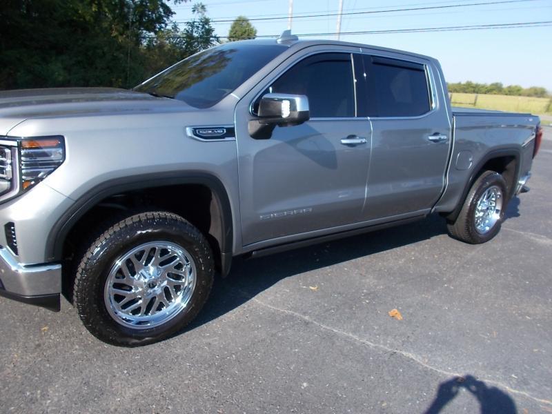 GMC Sierra 1500 4WD Crew Cab 147" SLT 2025