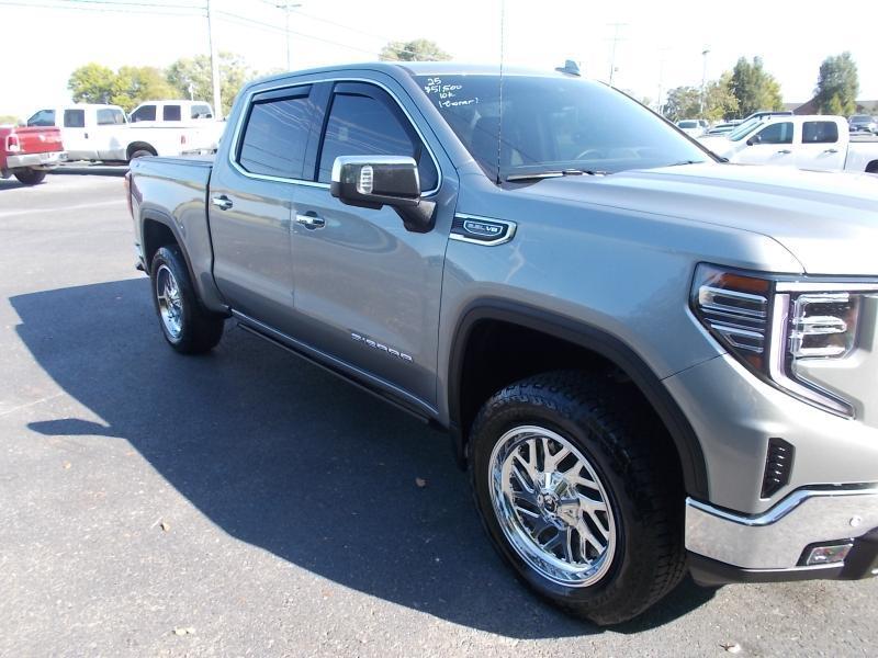 GMC Sierra 1500 4WD Crew Cab 147" SLT 2025