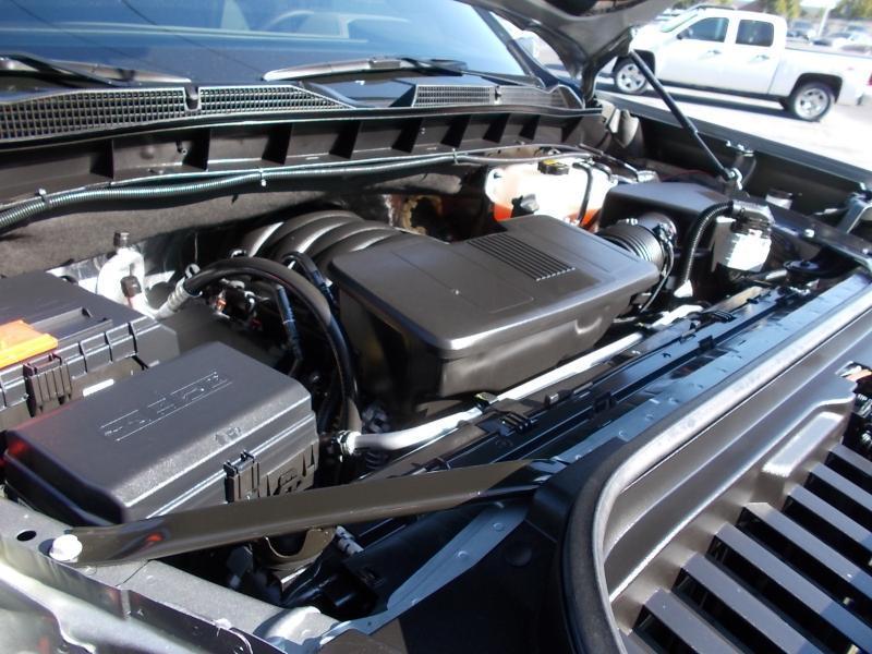 GMC Sierra 1500 4WD Crew Cab 147" SLT 2025