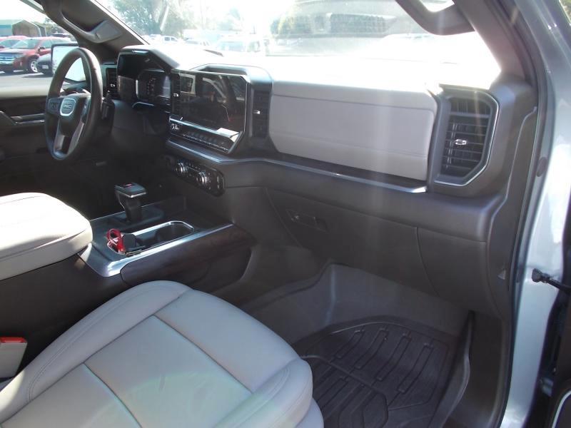 GMC Sierra 1500 4WD Crew Cab 147" SLT 2025