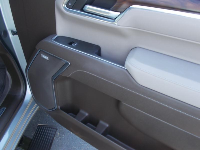 GMC Sierra 1500 4WD Crew Cab 147" SLT 2025