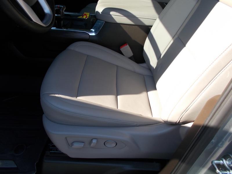 GMC Sierra 1500 4WD Crew Cab 147" SLT 2025