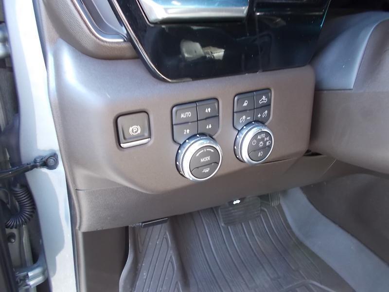 GMC Sierra 1500 4WD Crew Cab 147" SLT 2025