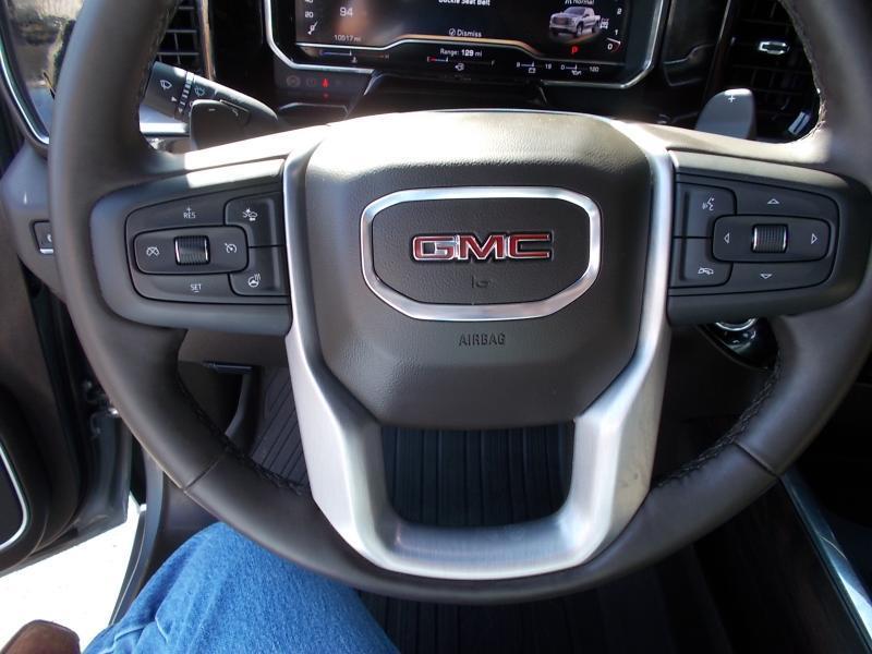GMC Sierra 1500 4WD Crew Cab 147" SLT 2025