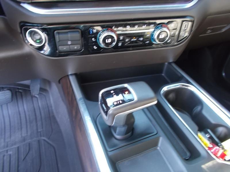 GMC Sierra 1500 4WD Crew Cab 147" SLT 2025
