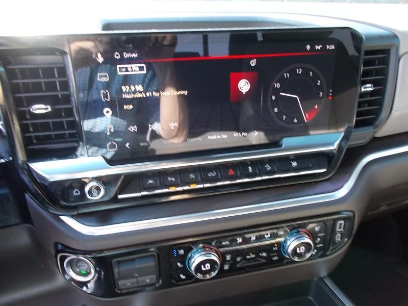 GMC Sierra 1500 4WD Crew Cab 147" SLT 2025