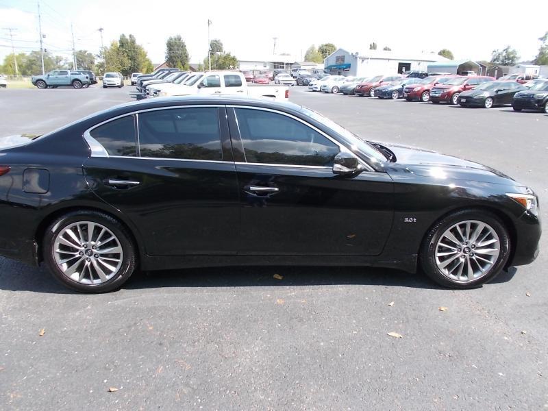Infiniti Q50 3.0t LUXE RWD 2018