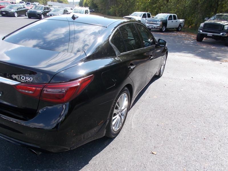 Infiniti Q50 3.0t LUXE RWD 2018
