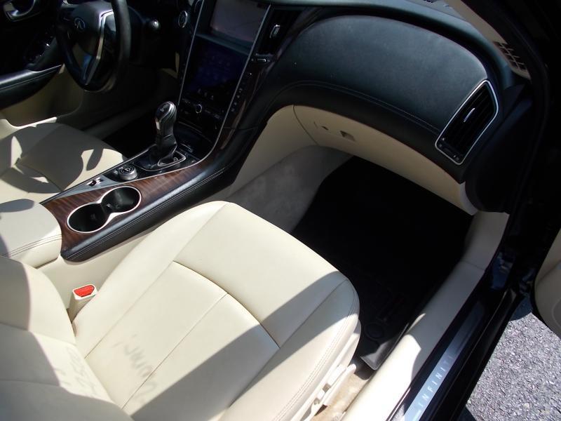 Infiniti Q50 3.0t LUXE RWD 2018