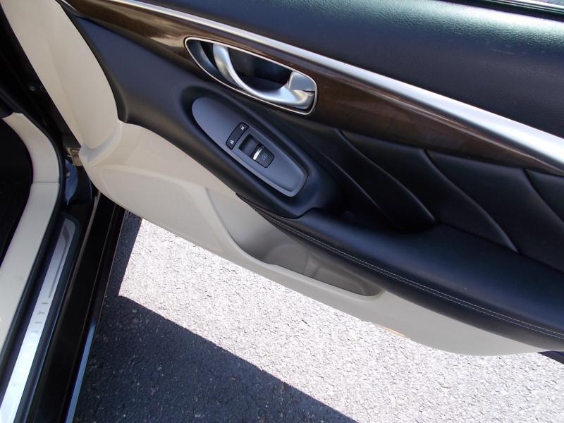 Infiniti Q50 3.0t LUXE RWD 2018