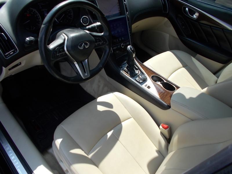 Infiniti Q50 3.0t LUXE RWD 2018