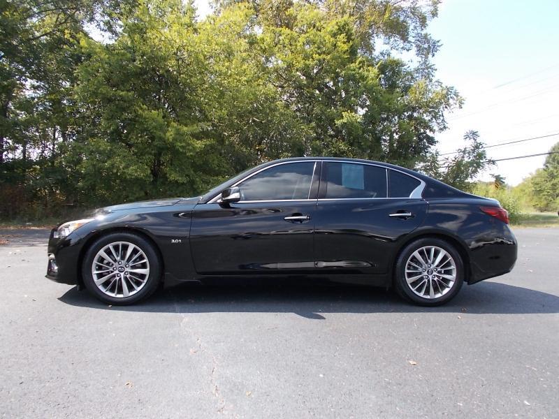 Infiniti Q50 3.0t LUXE RWD 2018