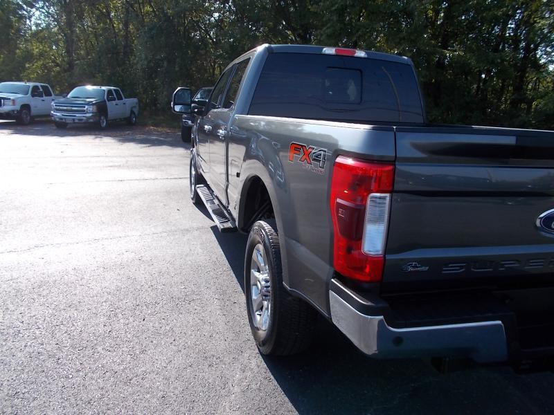 Ford Super Duty F-250 SRW Lariat 4WD Crew Cab 6.75' Box 2017